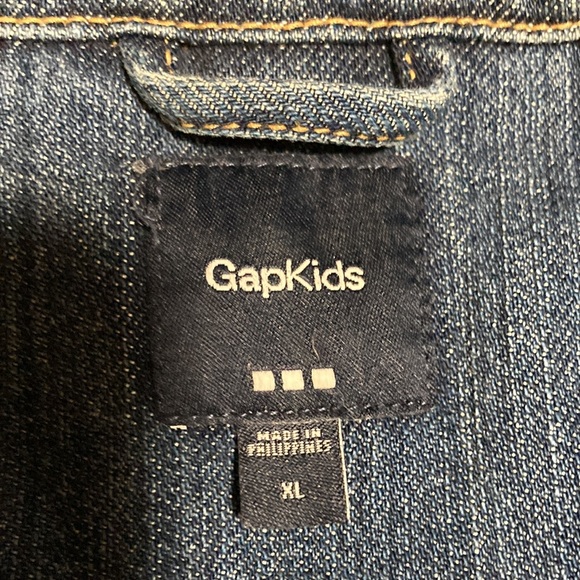 GapKids jean jacket - Picture 3 of 4